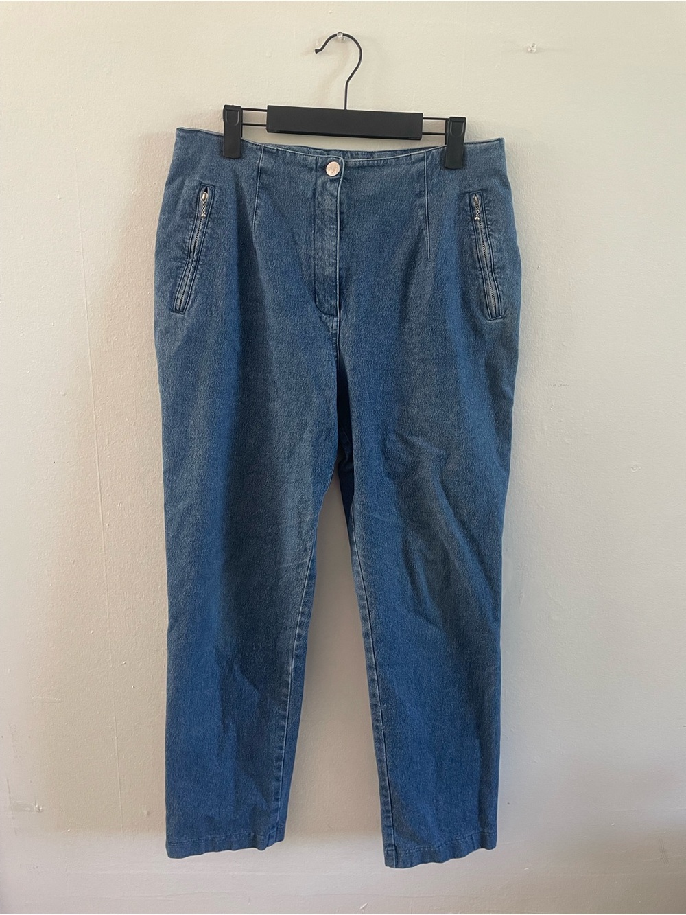 Women's Straight Leg Mid-Rise Blue Denim Jeans with Zip Pockets